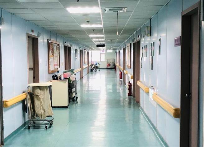 嘉义市各大医院病床一位难求，图为医院病房示意照。（廖素慧翻摄）