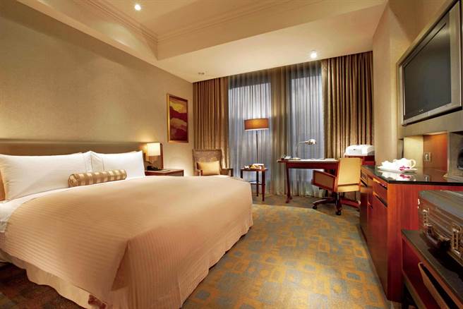 「神旺商务酒店」景寓客房可看到林森公园与繁华街景，是酒店内抢手的房型。 (神旺商务酒店提供）