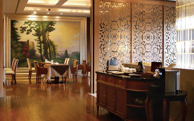 「神旺商务酒店」官网线上旅展，原价6485元的双人房，专案每晚3999元起，优惠直逼62折。 (神旺商务酒店提供）