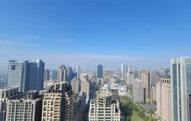 台中传出个案率先降价，业者澄清尚未开盘没降价问题。（王莫昀摄）