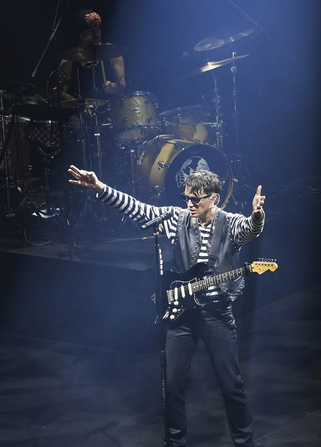 主唱保羅從一上台就全場嗨跳。（Live Nation Taiwan提供）