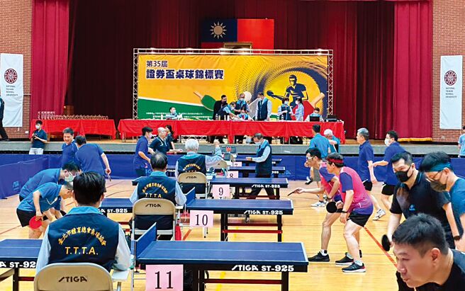 第35届证券杯桌球锦标赛于10月30日在师范大学体育馆热闹登场。图／柜买中心提供