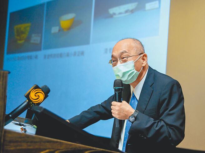 针对文物毁损争议，国立故宫博物院院长吴密察28日举行临时记者会说明，但蓝委仍呼吁应冻结故宫部分预算。（本报资料照片）