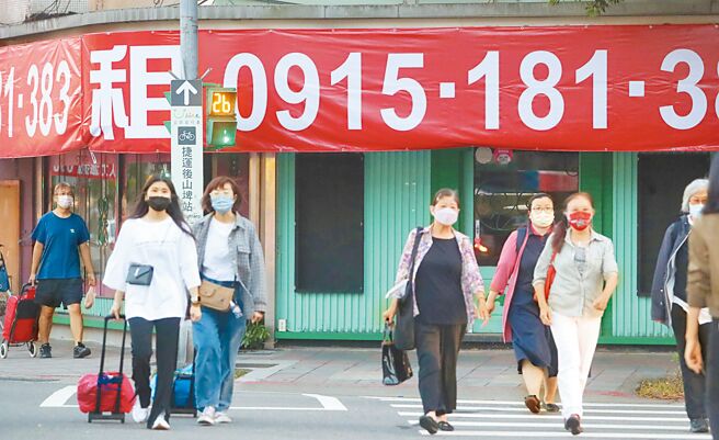 出口逆風，主計總處上周五（28日）下修第3季經濟成長率至4.1％。（鄭任南攝）