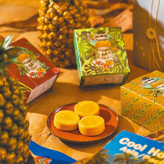 日出土鳳梨酥受觀光客青睞，如今再推「米鳳梨酥」等品項擄獲各個年齡層的心。（日出提供）