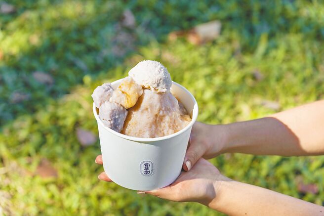 台中食芋堂獨賣品項「芋3冰」，搭豐富芋頭配料滿足多層次口感。（食芋堂提供）