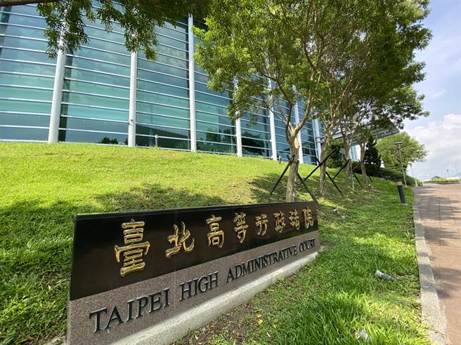 前年担任空军战管联队东部区域作战管制中心上尉拦截管制官的李姓男子，酒后骑乘机车在嘉义市自摔倒地，战管联队决议撤职并停止任用3年、停役，他不服提告违误，台北高等行政法院驳回李的诉讼。（本报资料照片）