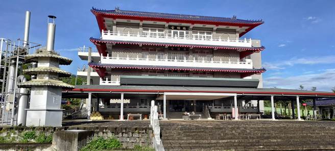 芬園鄉第二座納骨塔工程在洪慶章任內發包，當時廠商因未取得全部土地取用卻提早開工，被依違反環評被勒令停工，還被罰款。(洪千芸提供／吳建輝彰化傳真)