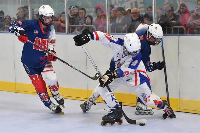 2022年滑輪溜冰世界錦標賽在阿根廷登場，昨天中華代表隊曲棍球隊以6比3逆轉勝美國隊，迎來滑輪溜冰世錦賽第1面金牌。（柯宗緯翻攝）