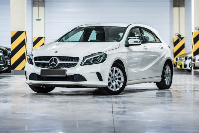 屋主兜售透天厝，竟想出送宾士车的点子。（示意图／Shutterstock）