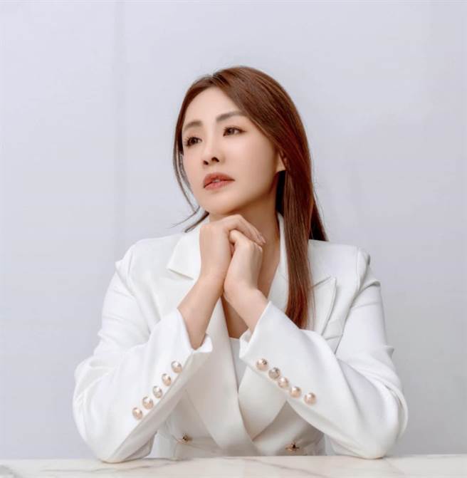 新北市議員候選人李婉鈺以建築博士背景及空服員的經歷，提出城市美學院靜的相關政見。（摘自李婉鈺臉書）