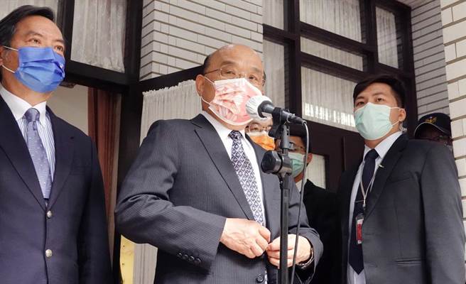 行政院长苏贞昌（中）。（资料照／姚志平摄）