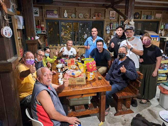 桃山部落生态服务给付说明会。（东势林管处提供）