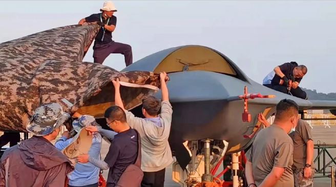 出现在2022年广东珠海航展的神秘无人机。（微博）