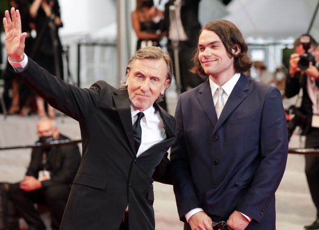 英國男星提姆羅斯（左）兒子柯馬克（右）。（圖／達志影像）