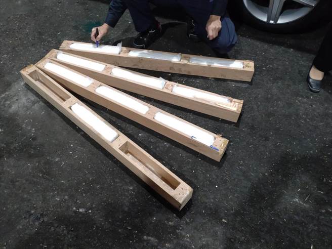航基站破獲一起在鋼琴包裝棧板內夾藏K他命的毒品走私案，市價高達1.28億元。（調查局航基站提供／張志康基隆傳真）