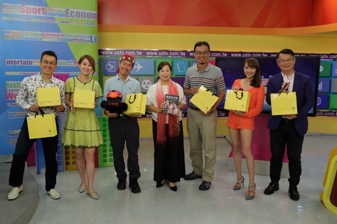 近年国旅兴盛，花莲县环保局积极推动低碳旅游，从餐厅、旅宿业及交通等方面着手，县长徐榛蔚也上电视节目强力行销，强化环保观念。(图／花莲县环保局提供)