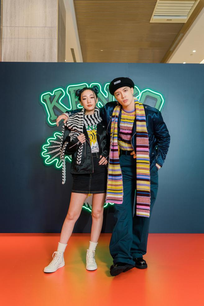 歌手J.sheon & Julia吴卓源出席KENZO 微风南山限定店开幕活动。（Kenzo提供）