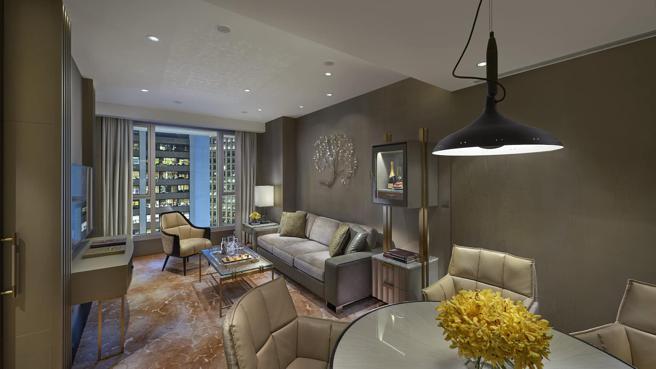 香港置地文華東方酒店推出全新的「#LMOReturns」住宿專案及「Staycation by M.O.」住宿專案迎客。（香港置地文華東方酒店提供）