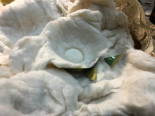 故瓷016896案事件发生时照片。（国立故宫博物院提供）