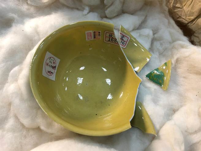 故瓷016896案事件发生时照片。（国立故宫博物院提供）