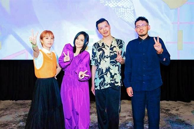 陳君豪（右二）日前大方分享和徐佳瑩（左二）的合作趣事。（陳君豪提供）