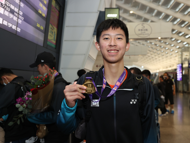 郭冠麟秀出U19世青金牌。（中华羽协提供）