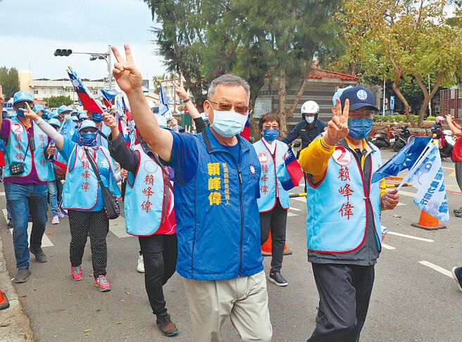 赖峰伟竞总公布国民党中央「澎湖县长选情民调」，他的支持度领先其他候选人。（张茂雄摄）