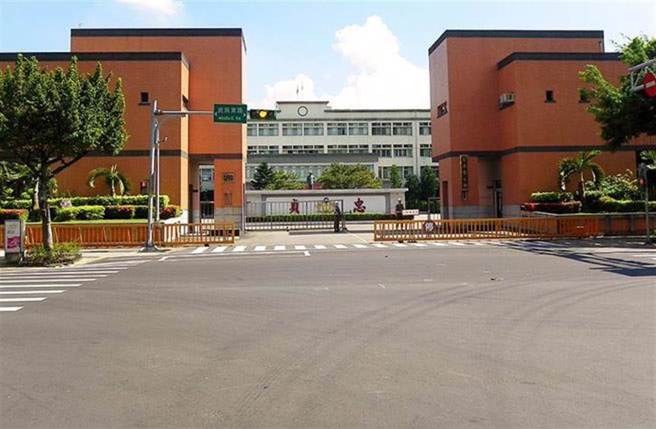 老憲兵穿軍服參加安倍晉三銅像揭幕 ，憲指部「掃颱風尾」預算遭凍結。(中時資料庫)