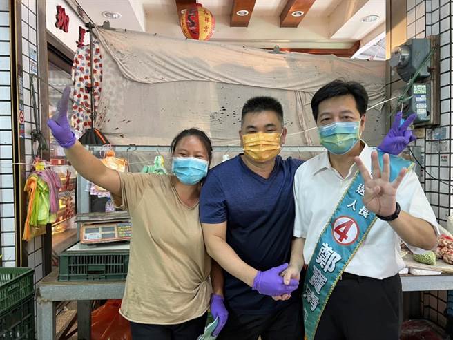 桃園市長候選人鄭寶清怒批「雙鄭」是操弄選情利多的詐騙二人組，自己才是城市CEO。(鄭寶清提供／蔡依珍桃園傳真)