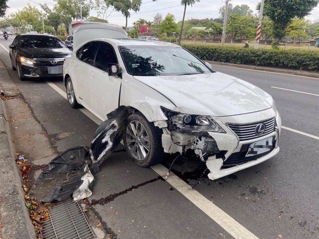 陈姓男子与警方上演飞车追逐后衝撞警车，随后弃车逃逸。（本报资料照片）