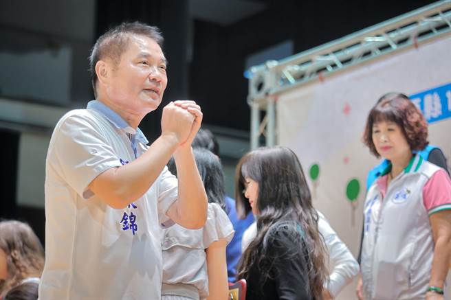 苗栗縣長候選人鍾東錦強調，如有不法歡迎調查。（鍾東錦競選團隊提供／李京昇苗栗傳真）