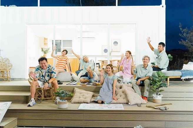 蘇慧倫（左2）現身讓庹宗康（左起）、浩子、莎莎、吳映潔、炎亞綸、姚元浩相當驚喜。（好看娛樂提供）