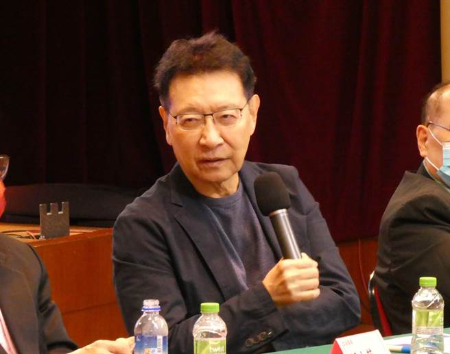 中广董事长赵少康提蓝白合，吁国民党新竹市支持民眾党市长候选人高虹安，交换民眾党台北市支持国民党市长候选人蒋万安，遭国民党主席朱立伦反呛「有办法让黄珊珊同意再提」。赵今发新闻稿称，此刻已没有什么「新竹换台北」的事。（周志豪摄）