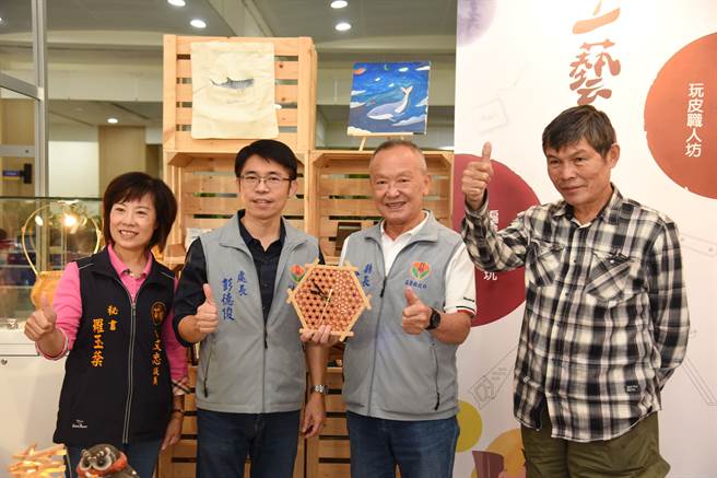 县长徐耀昌、县府劳工及青年发展处长彭德俊等人共同为活动宣传。（苗栗县政府提供／李京升苗栗传真）