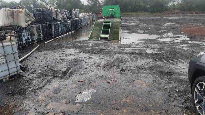 桃市府相关单位到场会勘，将开罚并命行为人限期改善，让土地回归合法使用。（陈睿生提供／蔡明亘桃园传真）