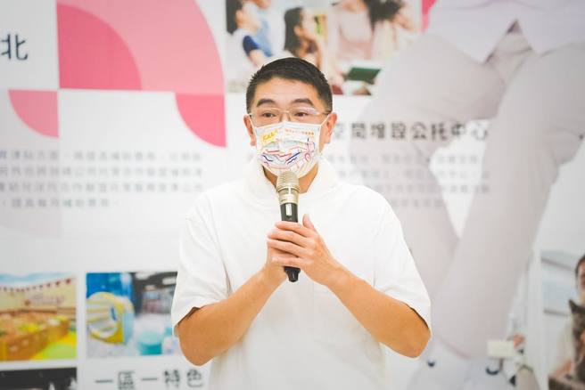 国民党基隆市长候选人谢国梁（图）提出了三项生育政见，盼提升基隆的生育率。（图 / 取自谢国梁脸书）