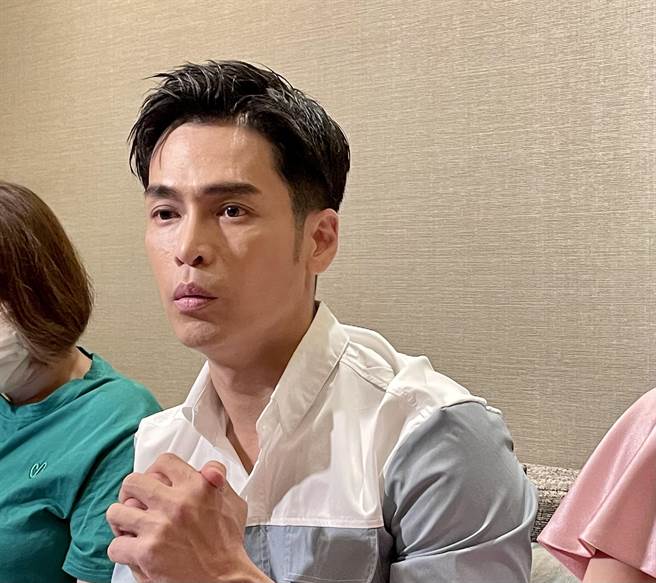 Gino出席保養品代言記者會，聊跳槽風波。（林淑娟攝）