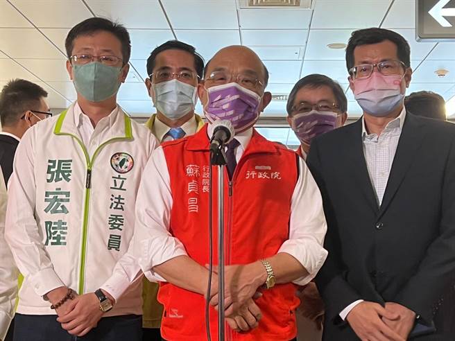 苏贞昌表示高端价格比BNT、莫德纳便宜。（王扬杰摄）