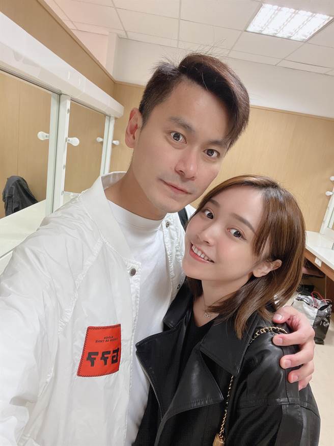 陈彦廷拍杀青戏，老婆爱相随。（民视提供）