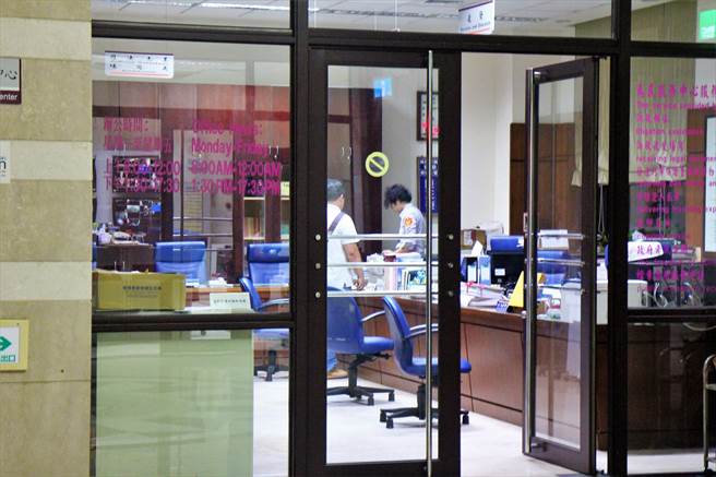 澎湖地检署选前查缉不法金流杠上开花，发现陈姓嫌犯使用支付宝APP绑定大陆地区银行帐户，替不特定民眾支付人民币货款，初步估算经手通匯金额高达新台币1亿1230万6304元。（张茂雄摄）