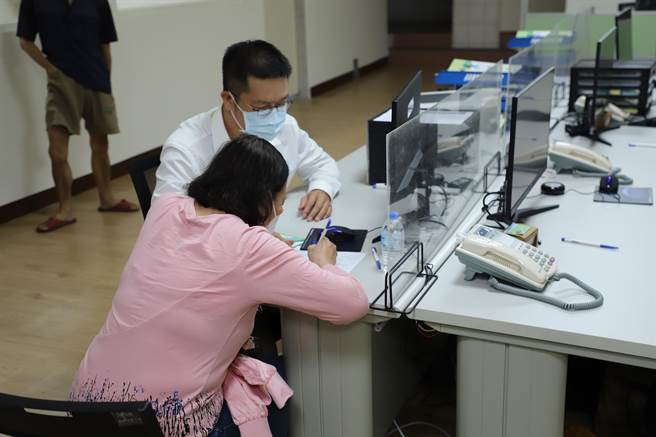 「雲林縣銀髮人才服務據點」將幫助雲林縣中高齡民眾找到工作。（雲林縣政府提供）