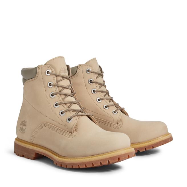 微风南山Timberland浅卡其色工作靴，原价6500元，特价3790元，限量10双。（微风提供）