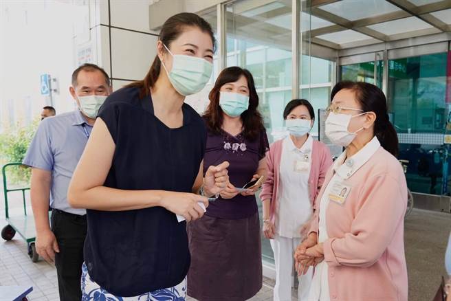许淑华关心偏乡医疗，认为扩充现有医疗、人力与设备，让乡亲享受更好的医疗品质是当务之急。（许淑华竞办提供／杨静茹南投传真）
