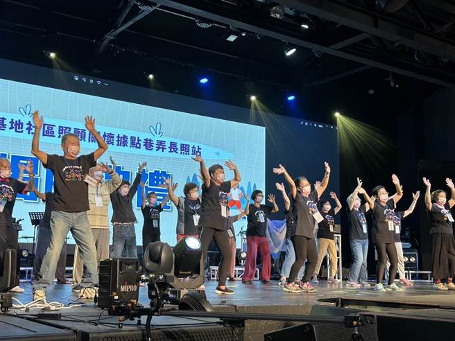 座落于桥头区捷运青埔站旁的「觅蜜基地」社区照顾关怀据点今天正式揭牌，提供社区长辈重启体力、脑力及社会力的场域。(高雄市社会局提供／林雅惠传真)