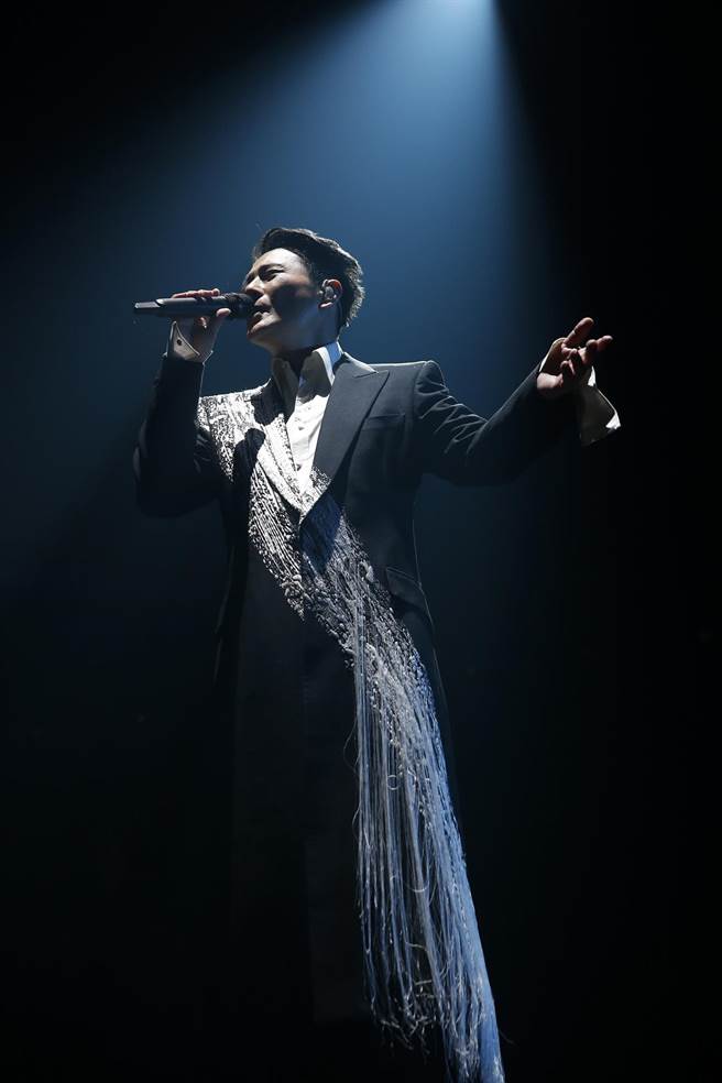 張信哲今宣布將於明年2月25日3度登上小巨蛋開唱。（潮水音樂提供）