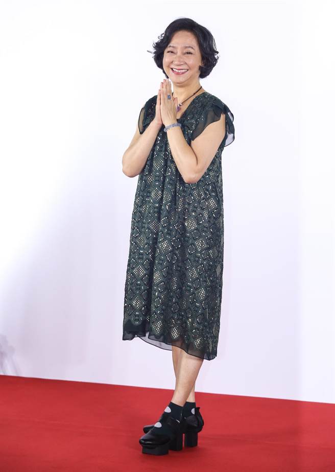 杨丽音直呼跟老搭檔游安顺拍床戏很安心。（陈俊吉摄）