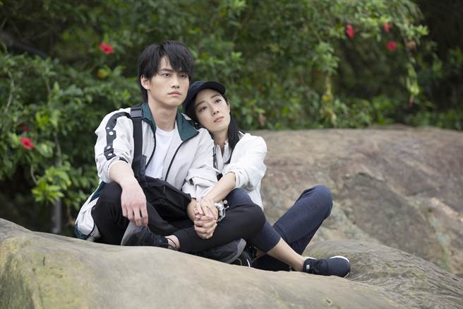 桂纶镁和小鲜肉范少勋大谈姊弟恋。（Disney＋提供）