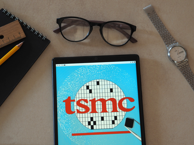 有乡民的表弟因为看了热门美剧，大学想要攻读化学系，但他却犹豫是否该劝退。（示意图／shutterstock）