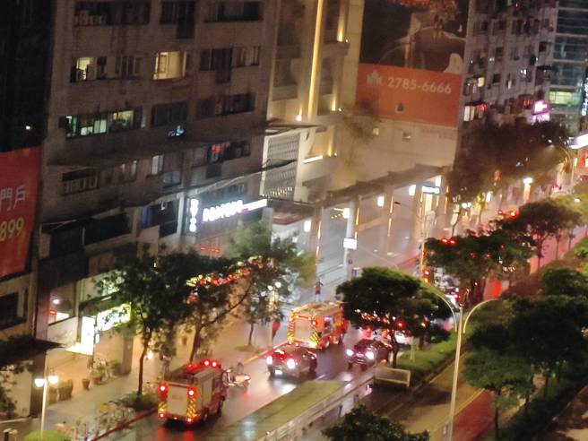 北捷信义安和站共构宅惊传火警，疑2楼烤箱起火已扑灭。(民眾提供)
